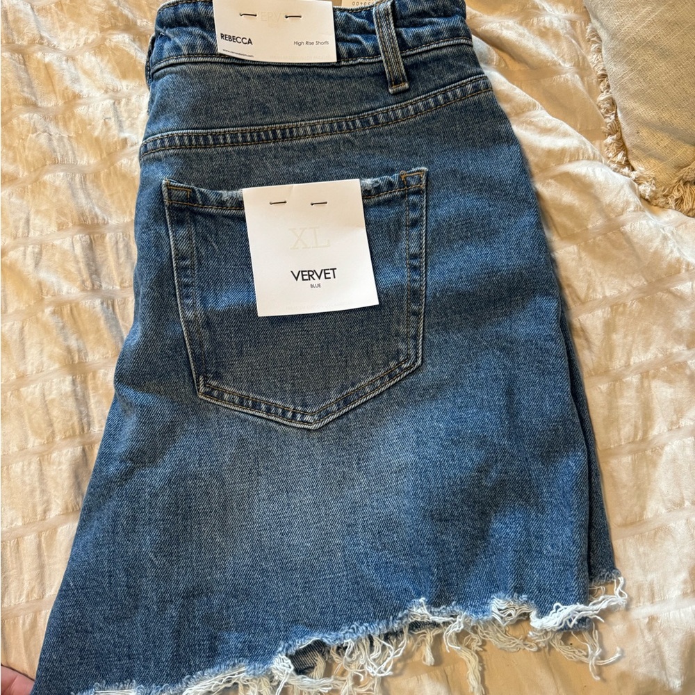 Vervet Buckle Jean shorts